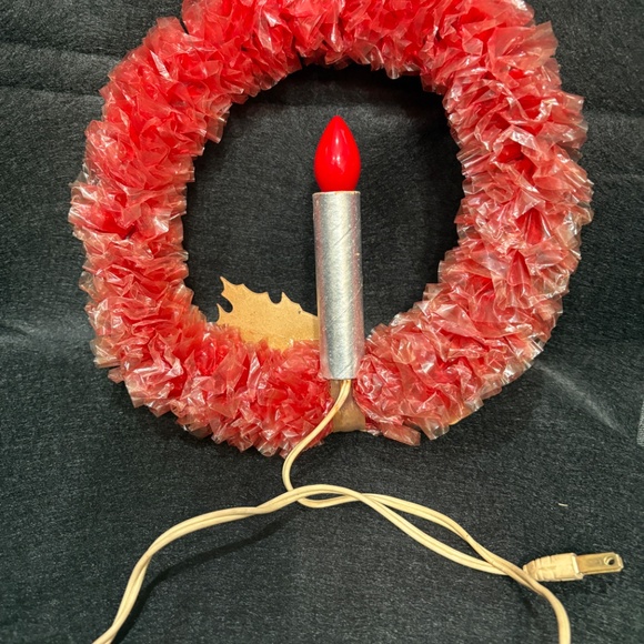 1950s Holiday Sparkling Red Cellophane Lighted 10" Wreath White Cord - Picture 3 of 4